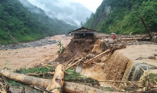 Cảnh tượng kinh hoàng do hậu quả trận mưa lũ xảy ra từ đêm 5.8 trên địa bàn huyện Mù Cang Chải. Ảnh: NDCC