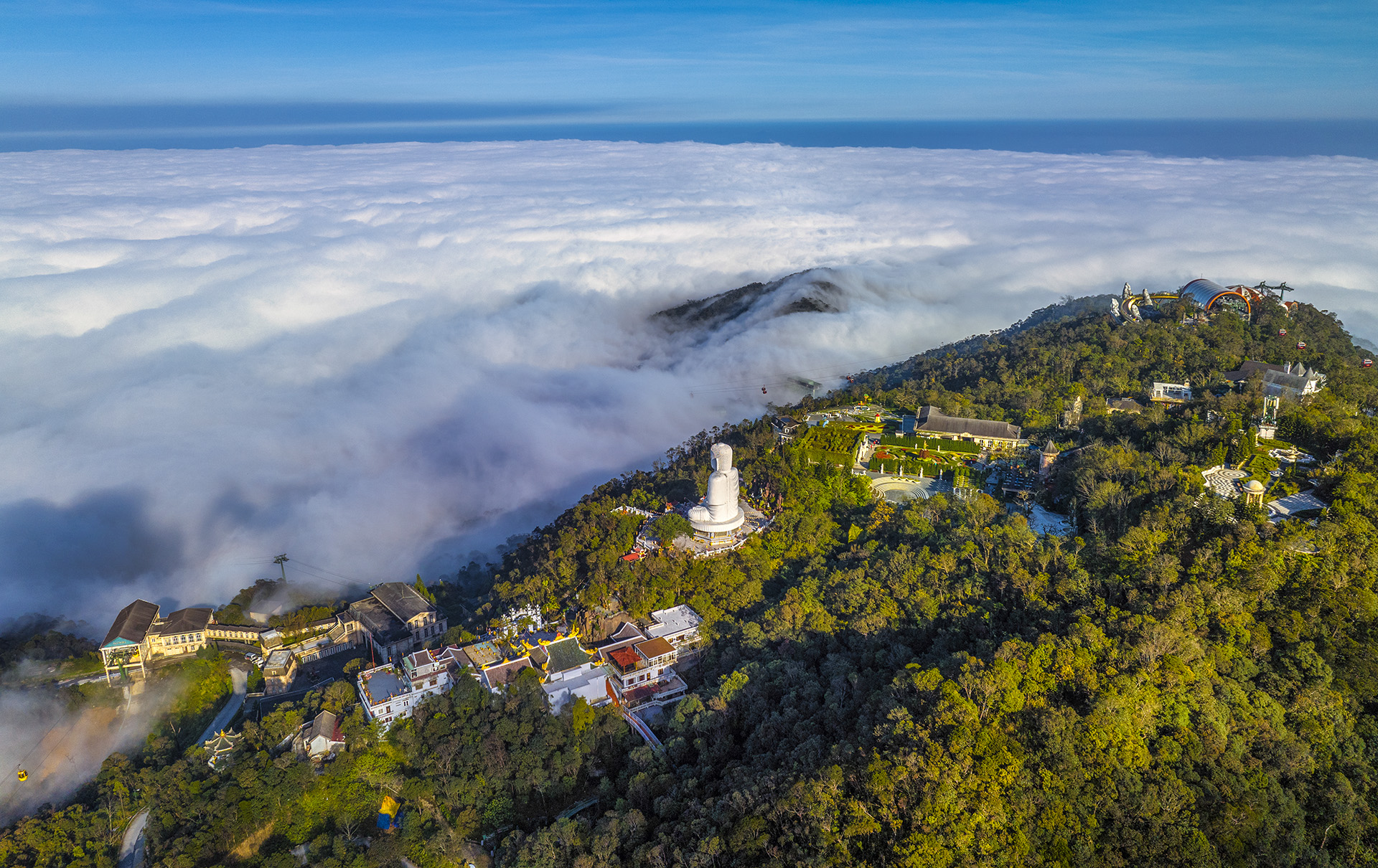 Sun World Ba Na Hills được Travel+Leisure ví là một thế giới “giả tưởng và phiêu lưu”. Ảnh: Nguyễn Văn Minh