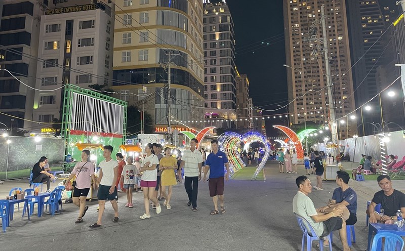 Chợ đêm An Thượng. Ảnh: Mai Hương