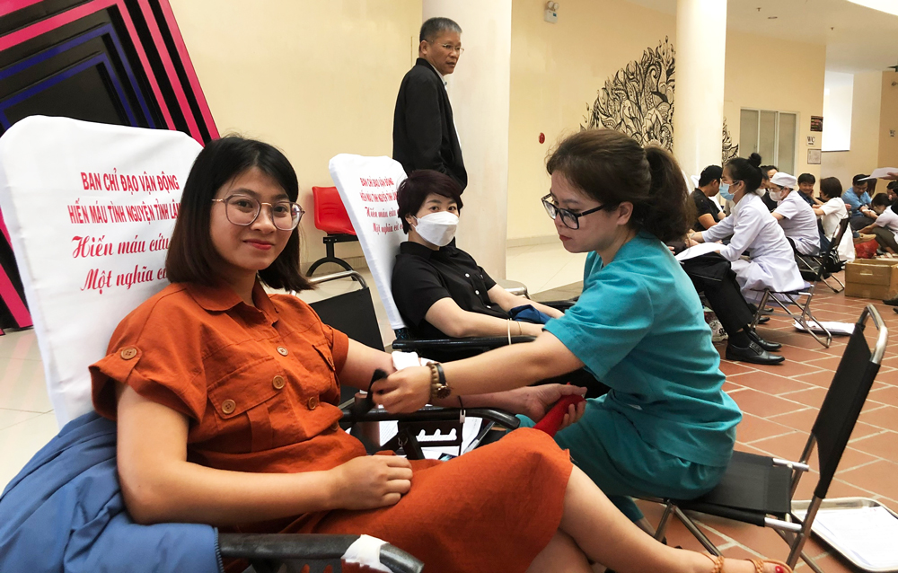 Lâm Đồng: 500 đoàn viên, người lao động hiến máu tình nguyện