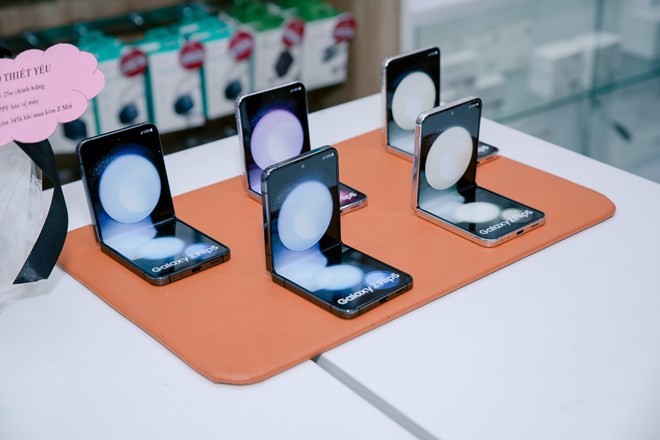 Bộ đôi Samsung Galaxy Z Fold 5 và Galaxy Z Flip 5 được săn đón tại Việt Nam