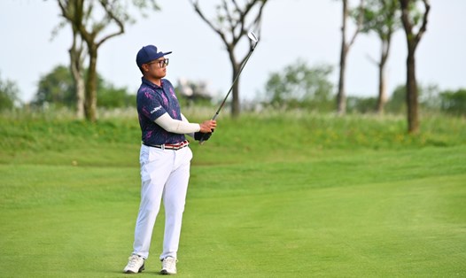 Nguyễn Nhất Long vươn lên đầu bảng sau 2 vòng đấu tại giải vô địch golf quốc gia 2023. Ảnh: Như Ý