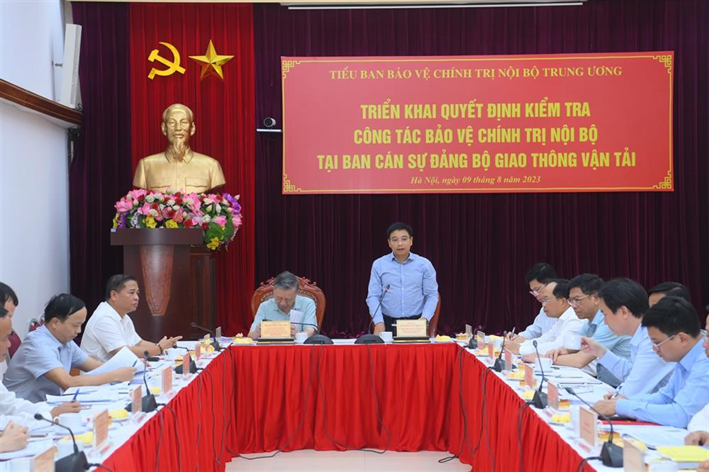 Bộ trưởng Bộ GTVT Nguyễn Văn Thắng phát biểu tại buổi làm việc. Ảnh: Bộ Công an