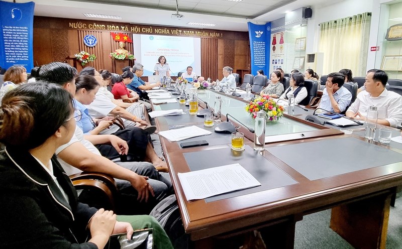 BHXH Việt Nam thanh tra đột xuất và đối thoại với doanh nghiệp nợ BHXH tại Quảng Nam. Ảnh: Hoàng Bin