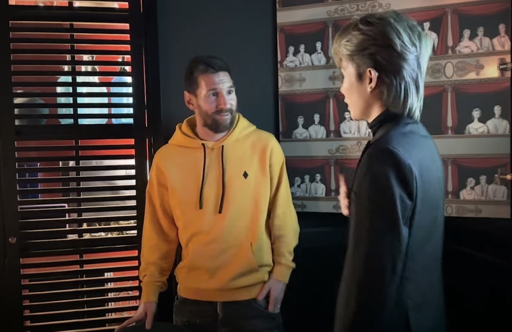 Messi và Jack trò chuyện trong MV “Từ nơi tôi sinh ra“. Ảnh: Chụp màn hình