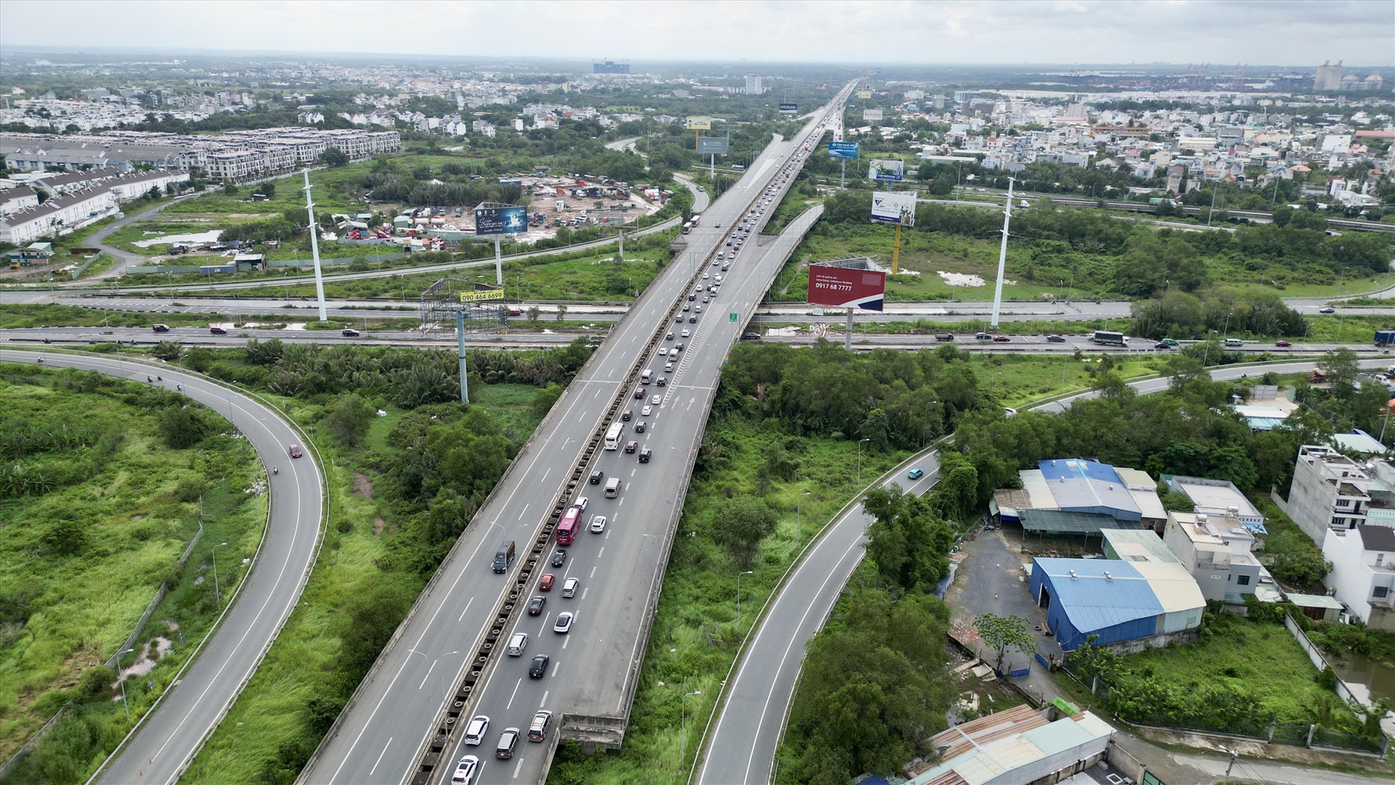 Ùn tắc tại nút giao cao tốc TPHCM - Long Thành - Dầu Giây với Vành đai 2 đến cầu Long Thành sáng 1.9.