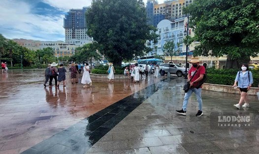 Địa bàn tỉnh Kiên Giang có mưa nên ảnh hưởng đến 1 số hoạt động du lịch. Ảnh: Nguyên Anh