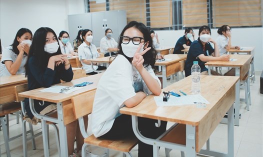 Đầu năm học mới, trường học ở Hà Nội được thu chi những khoản nào? Ảnh: Minh Hà