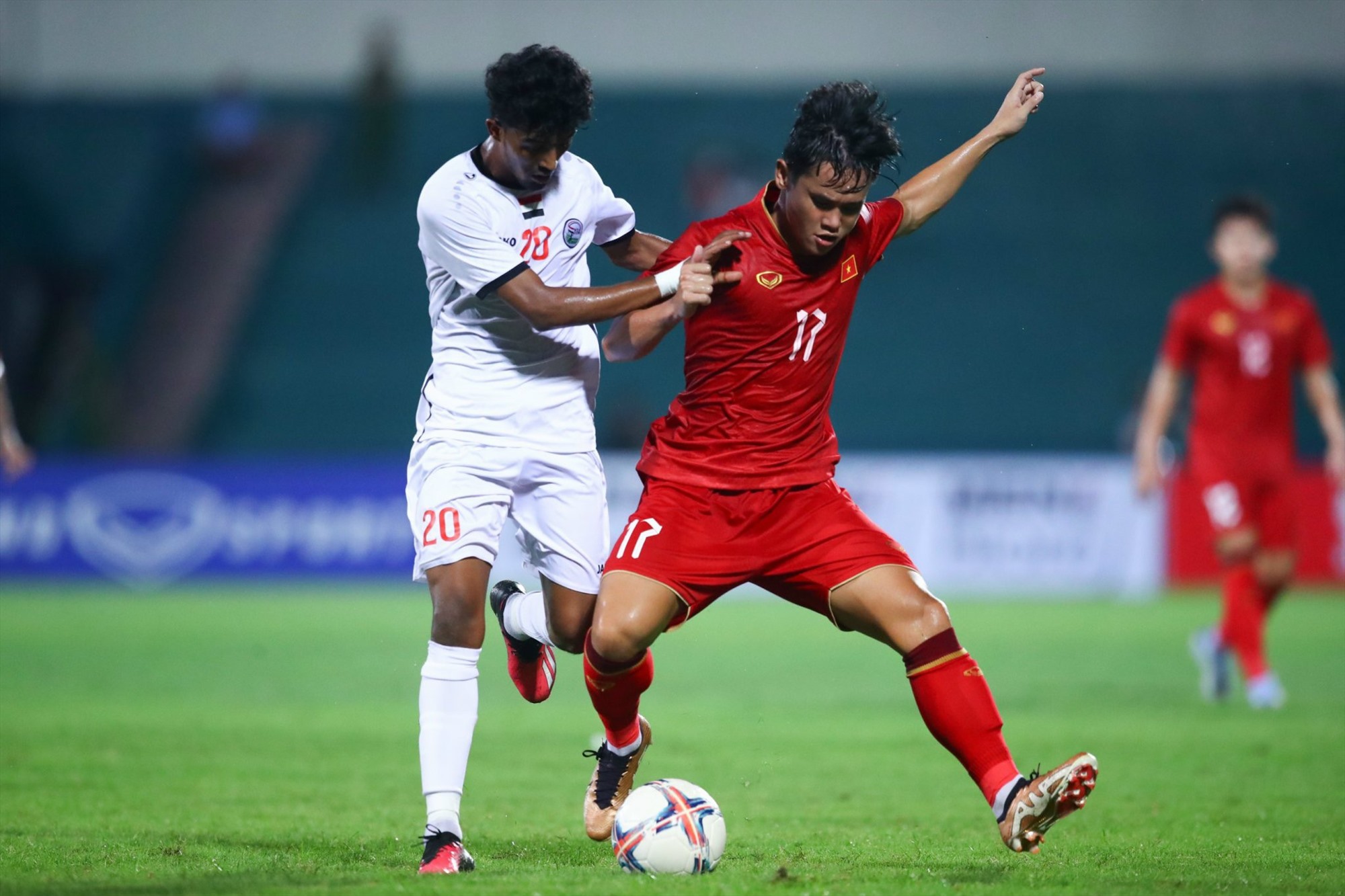  U23 Việt Nam thi đấu bế tắc trong hiệp 1 trước Yemen. Ảnh: Minh Dân