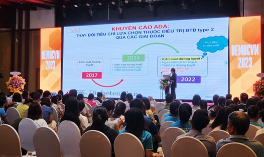 Các chuyên gia y tế đầu ngành cập nhật kiến thức điều trị bệnh đái tháo đường tại hội nghị ở Đà Nẵng. Ảnh: Thùy Trang
