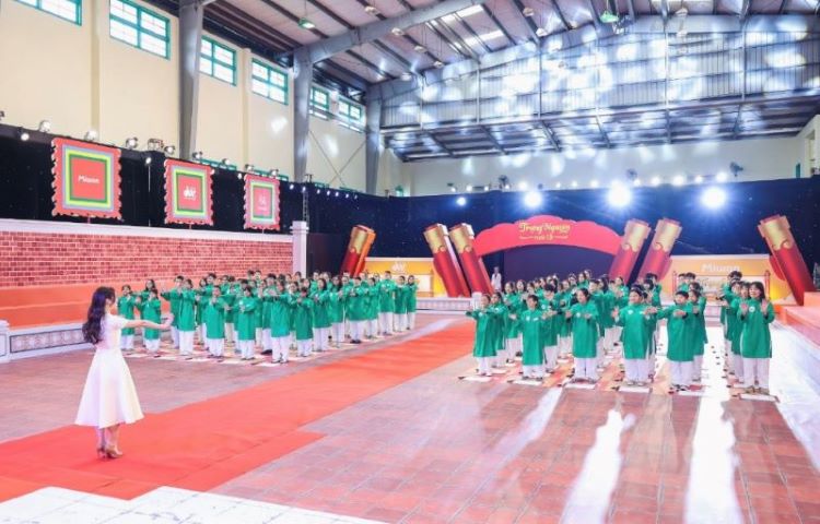 100 thí sinh trong cuộc thi chung kết “Trạng nguyên Tuổi 13” năm 2022. Ảnh: Đức Việt