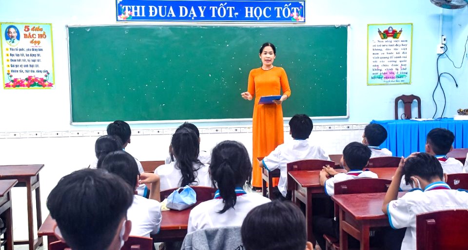 Học sinh Trường THCS Hồ Thị Kỷ, huyện Thới Bình, tỉnh Cà Mua vào những ngày năm học mới. Ảnh: Nhật Hồ