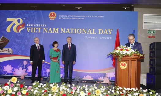 Đại sứ Đặng Minh Khôi phát biểu trong Lễ kỷ niệm 78 năm Quốc khánh Việt Nam tại Mátxcơva, Nga. Ảnh: ĐSQ Việt Nam tại Nga