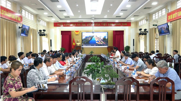 Buổi gặp gỡ và làm việc giữa UBND Quận 8, TPHCM với các địa phương. Ảnh: Thanh Thanh