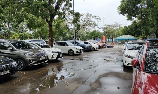 UBND phường Cát Dài yêu cầu làm rõ, xử lý nghiêm nếu xảy ra việc thu tiền tại bãi đỗ xe miễn phí 125 Nguyễn Đức Cảnh. Ảnh: Hoàng Khôi