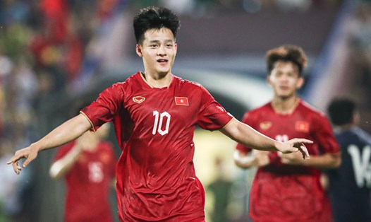 U23 Việt Nam có thể thay đổi nhiều vị trí trong đội hình xuất phát nhưng vẫn được đánh giá cao hơn U23 Singapore. Ảnh: VFF
