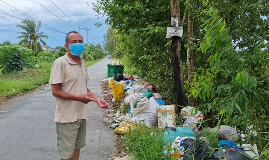 Từ đầu năm 2023 đến nay, địa bàn huyện Long Hồ (tỉnh Vĩnh Long) xuất hiện nhiều điểm tập kết rác tự phát. Ảnh: Hoàng Lộc