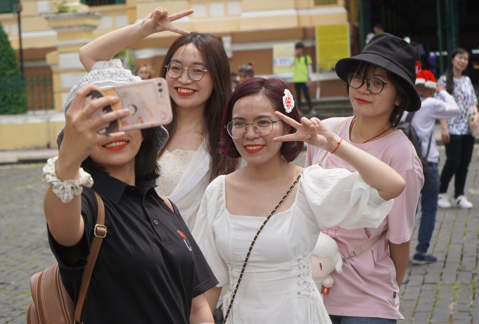 Khách du lịch vui chơi ở trung tâm TPHCM dịp nghỉ lễ 2.9 vừa qua. Ảnh: Việt Phong