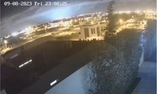 Ánh sáng chói loà trong động đất Morocco được gọi là ánh sáng động đất. Ảnh chụp màn hình