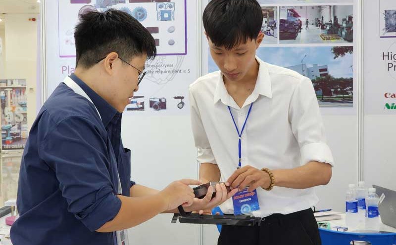 Công nghiệp chế tạo Việt Nam gặp khó về nguyên liệu, thương hiệu khi bước vào chuỗi cung ứng toàn cầu. Ảnh: Thùy Trang