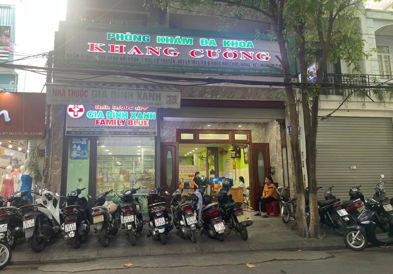 Đến tối ngày 12.9, đa số bệnh nhân ngộ độc điều trị tại phòng khám Khang Cường đã phục hồi sức khỏe. Ảnh Lan Linh 