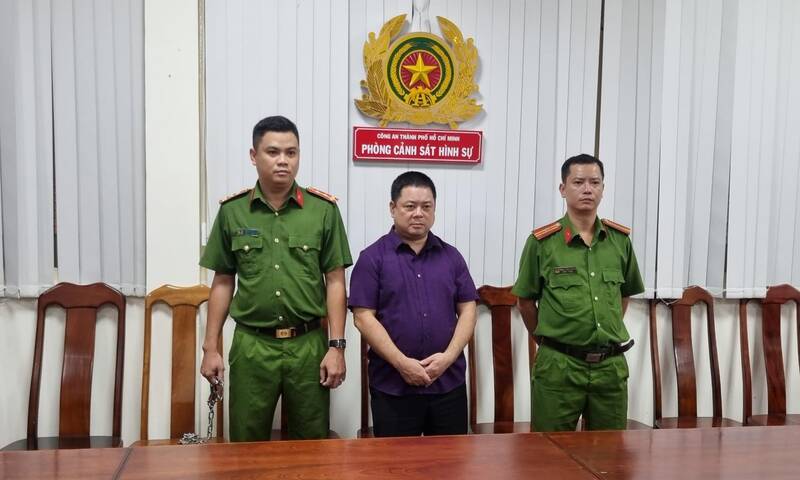 Cơ quan Cảnh sát điều tra Công an TPHCM bắt tạm giam Nguyễn Văn Chung. Ảnh: Công an