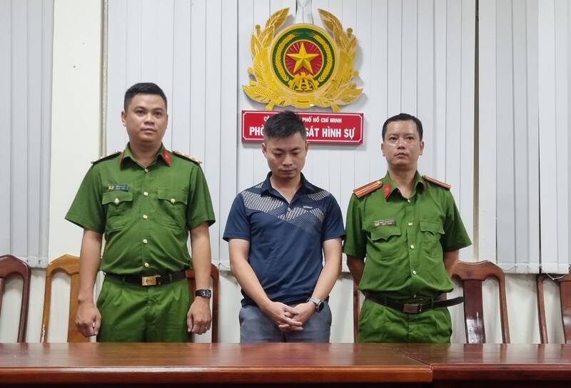Cơ quan Cảnh sát điều tra Công an TPHCM bắt tạm giam Lại Thái Phong. Ảnh: Công an