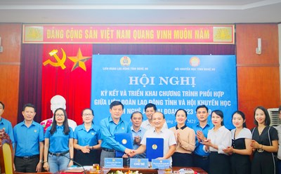 Toàn cảnh buổi kí kết. Ảnh: Quỳnh Trang