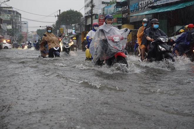 Dự báo thời tiết hôm nay 13.9: Mưa lớn diện rộng, đề phòng lốc sét