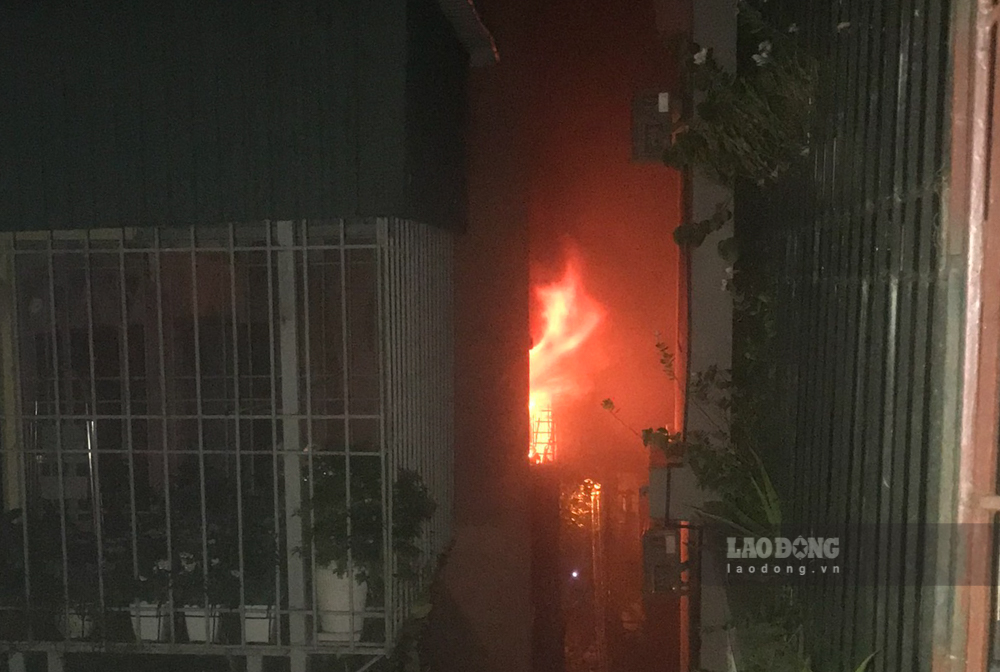 Vụ cháy nghiêm trọng xảy ra vào đêm 12.9 tại căn chung cư mini 9 tầng, nằm trên phố Khương Hạ (quận Thanh Xuân, Hà Nội) đã khiến nhiều người mắc kẹt, bị thương, được đưa cấp cứu tại các bệnh viện trên địa bàn thành phố Hà Nội. 
