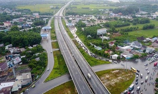 Thủ tướng Chính phủ yêu cầu khẩn trương xây dựng quy chuẩn về đường bộ cao tốc. Ảnh: VGP