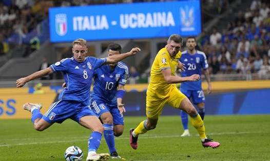 Davide Frattesi (8) trở thành người hùng bất ngờ của đội tuyển Italy với cú đúp bàn thắng vào lưới Ukraine. Ảnh: FIGC