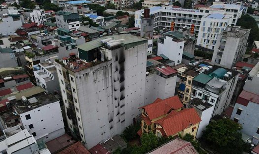 Toàn cảnh trên cao vụ cháy vừa xảy ra tại chung cư mini tại ngõ 29/70 phố Khương Hạ, quận Thanh Xuân, Thành phố Hà Nội. Ảnh: Hải Nguyễn