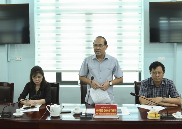 Phó Chủ tịch Ủy ban Trung ương Mặt trận Tổ quốc Việt Nam Hoàng Công Thủy phát biểu tại buổi làm việc. Ảnh: TTXVN