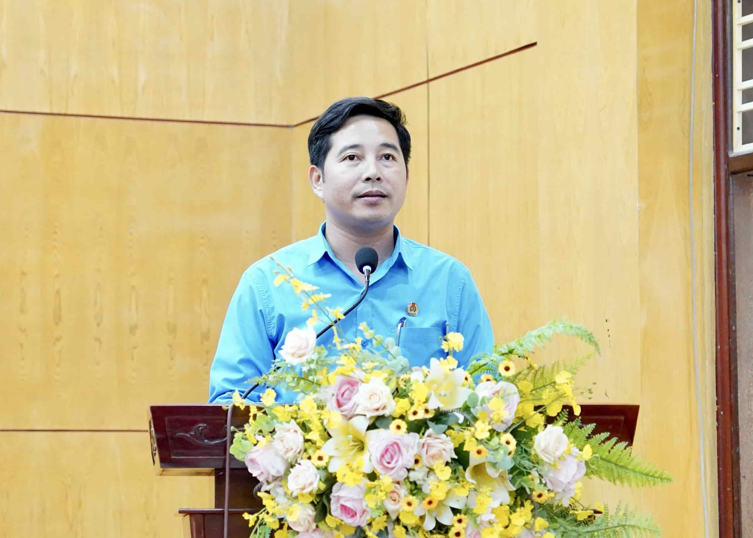 Ông Đặng Văn Hải - Chủ tịch Công đoàn ngành Giáo dục Nghệ An phát biểu tại hội nghị. Ảnh: Quỳnh Trang