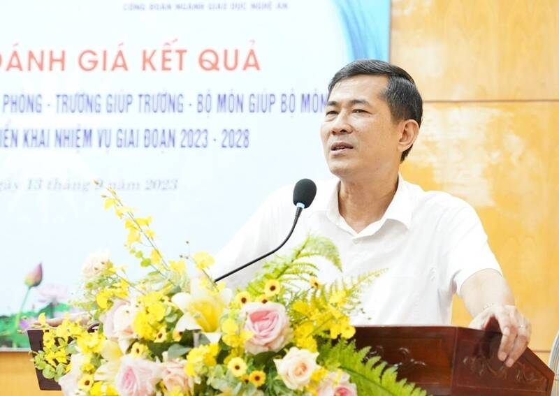 Giám đốc Sở Giáo dục - Đào tạo Nghệ An Thái Văn Thành phát biểu tại Hội nghị. Ảnh: Quỳnh Trang