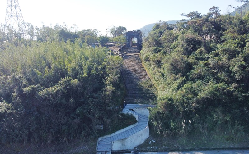 Di tích Hoành Sơn quan. Ảnh: Đức Tuấn.