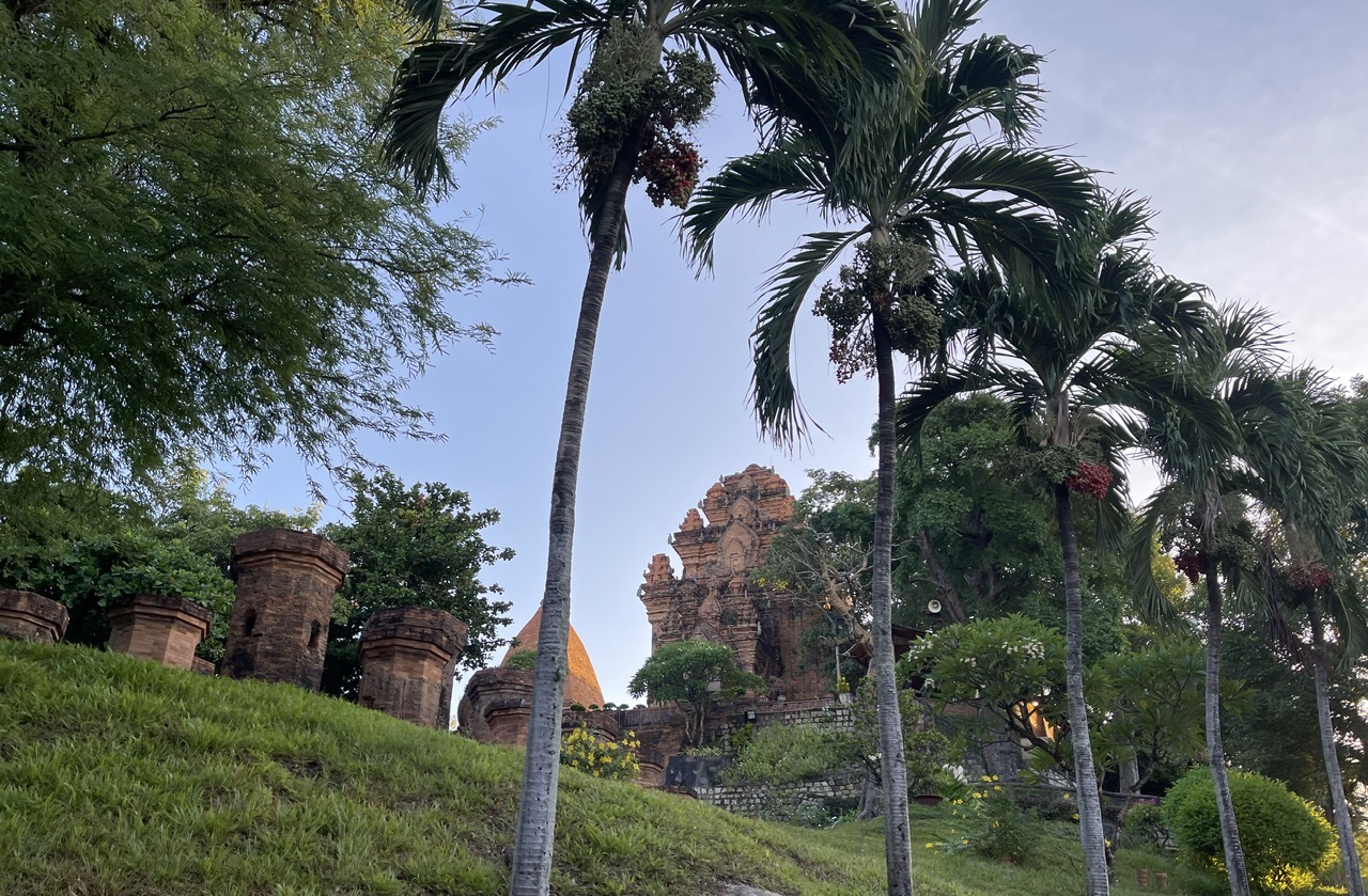 Địa phương vừa ban hành quy chế thu chi tiền công đức tại di tích Tháp bà Ponagar, TP Nha Trang, Khánh Hòa. Ảnh: Hữu Long