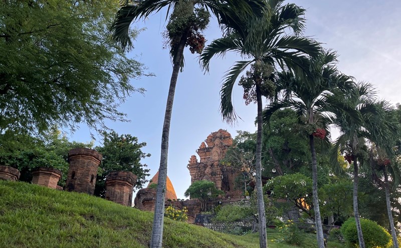 Địa phương vừa ban hành quy chế thu chi tiền công đức tại di tích Tháp bà Ponagar, TP Nha Trang, Khánh Hòa. Ảnh: Hữu Long