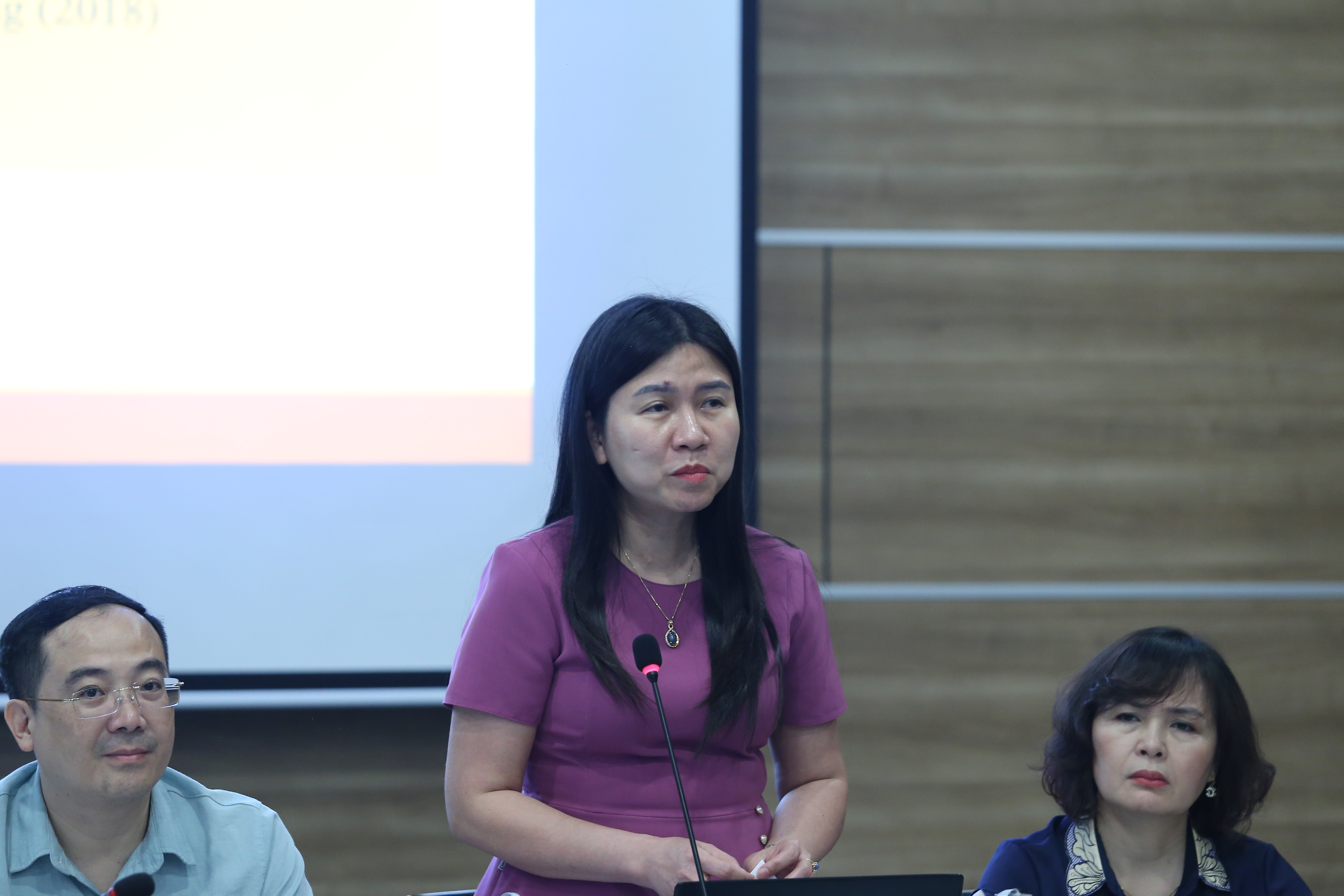 Phó Cục trưởng Cục Trẻ em (Bộ LĐTBXH) Nguyễn Thị Nga phát biểu tại hội nghị. Ảnh: Vĩnh Hoàng