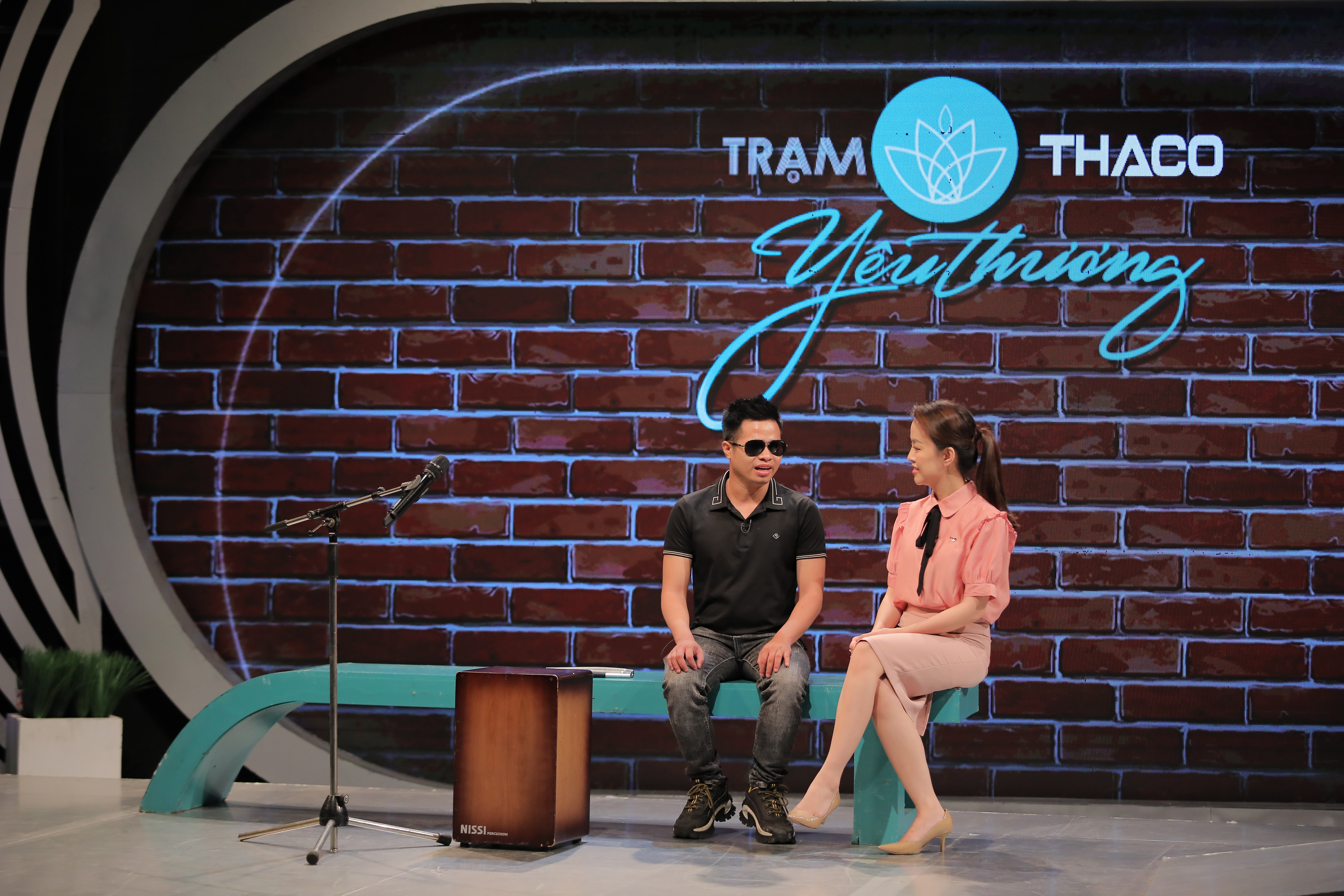 Chàng trai khiếm thị Hà Văn Đông tham gia chương trình "Trạm yêu thương". Ảnh: VTV