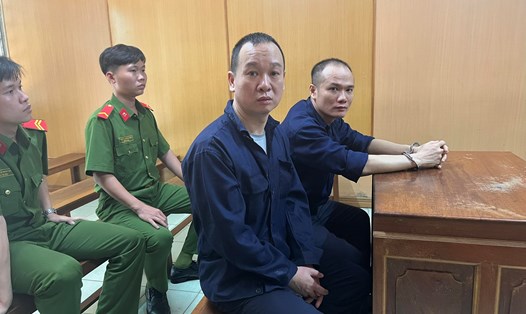 Hai đối tượng Vinh và Tuấn bị kết án tử hình vì vận chuyển hơn 44kg ma tuý. Ảnh: Anh Tú
