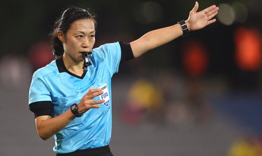 Bà Yoshimi Yamashita là 1 trong 2 trọng tài nữ làm nhiệm vụ tại Asian Cup 2023. Việt Nam không có trọng tài nào được góp mặt. Ảnh: FIFA