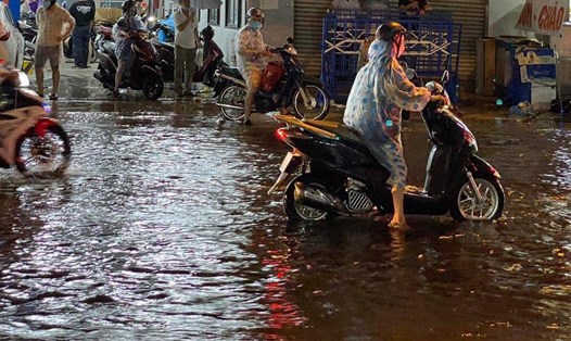 Có thể xảy ra dông, lốc và mưa lớn gây ngập cục bộ ở Đà Nẵng. Ảnh: Nguyễn Linh