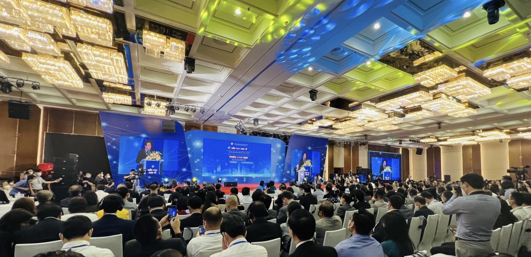 Nhiều phiên thảo luận song song giữa các chuyên gia và doanh nghiệp quốc tế về tăng trưởng kinh tế xanh tại Diễn đàn kinh tế TPHCM 2023. Ảnh: Bảo Chương