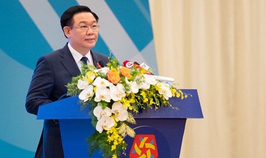  Chủ tịch Quốc hội Vương Đình Huệ phát biểu khai mạc Hội nghị Nghị sĩ trẻ toàn cầu lần thứ 9. Ảnh: VPQH
