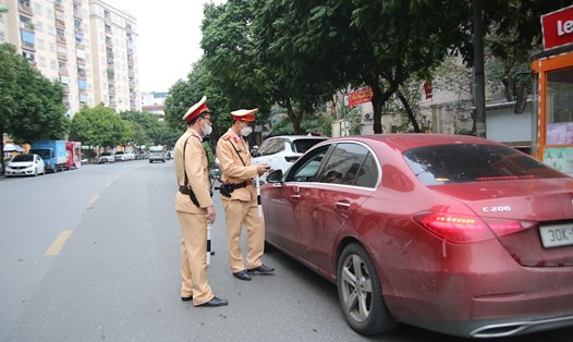  Chốt kiểm tra vi phạm nồng độ cồn của lực lượng chức năng tại Hà Nội. Ảnh: Trần Vương
