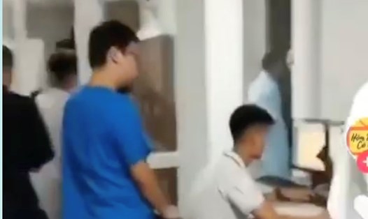 Bác sĩ Bệnh viện Hữu nghị Việt Đức bị tố sàm sỡ bệnh nhân nữ 16 tuổi. Ảnh chụp màn hình