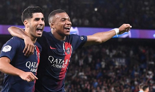 Kylian Mbappe (phải) đã ghi 5 bàn thắng cho PSG sau 4 vòng đấu tại Ligue 1 mùa này. Ảnh: Parisfootball