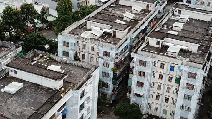 Khu chung cư 91B (phường An Khánh, quận Ninh Kiều) có 9 block với khoảng 450 căn hộ được đưa vào sử dụng từ năm 2005 với diện tích hơn 2,6ha. Ảnh: Tạ Quang
